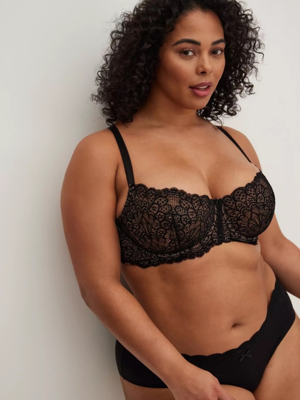 38D Torrid Black Balconette NWT Unlined Peacock Lace Straight Back Bra